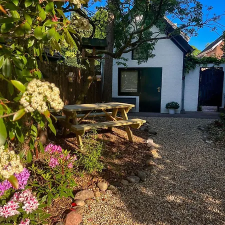 Holiday home Onder De Perenboom Apeldoorn
